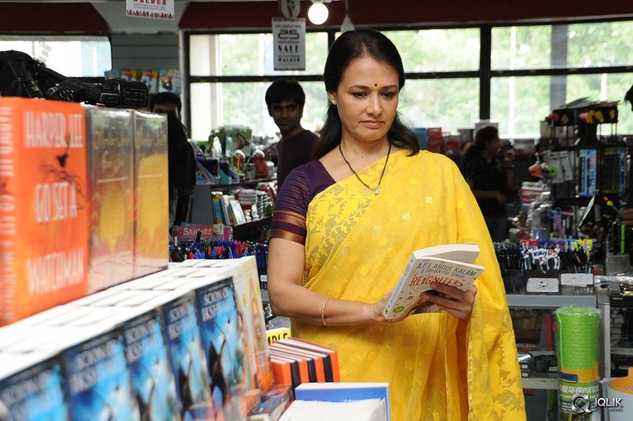 Celebs-at-Walden-25-Years-Press-Meet